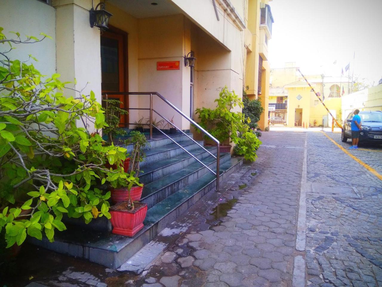 Beach Penthouse, Chennai Exterior foto